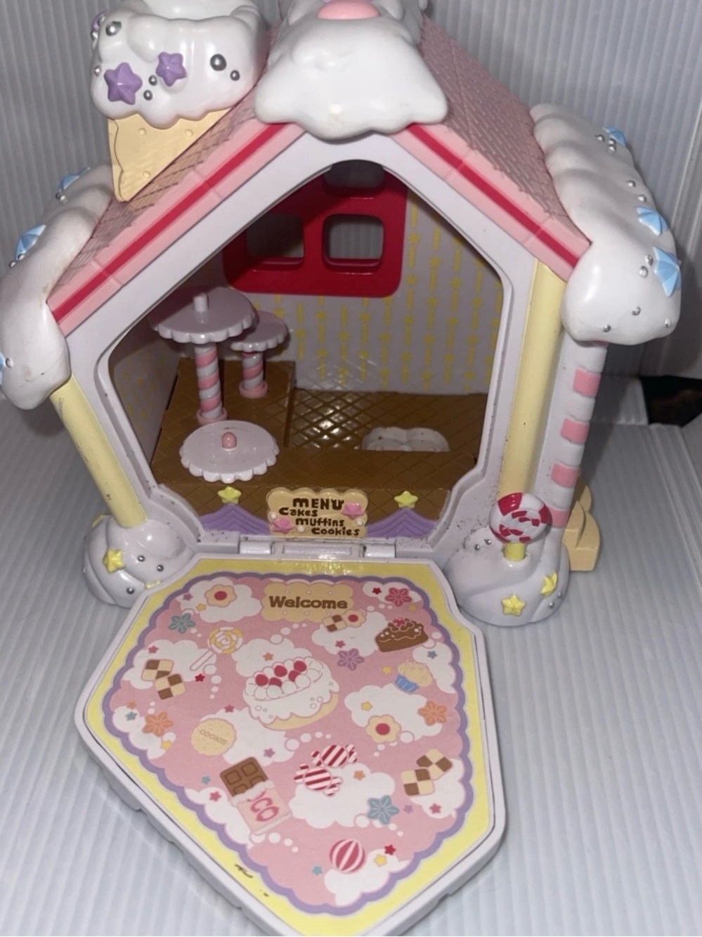 BANDAI SANRIO Hello Kitty Dream World Lot 2001 - Mushroom House & Bakery Shop - Picture 3 of 11